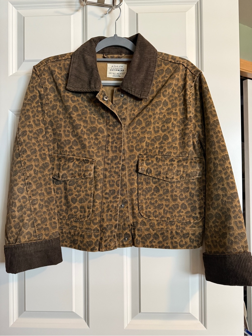 Ashley Outerwear Women’s Brown Leopard-Print Jean Jacket